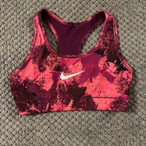 pink nike sports bra